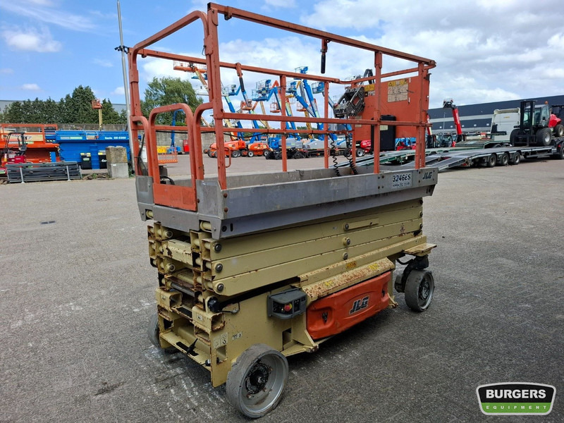 JLG 3246ES - Scissor lift: picture 3 JLG 3246ES - Scissor lift: picture 3