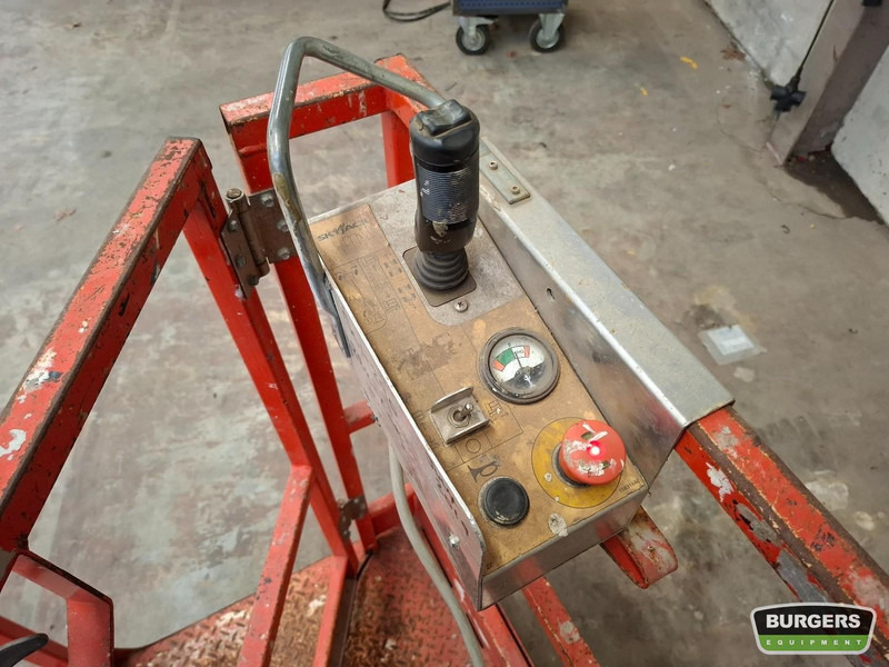 Vertical mast lift Skyjack SJ16: picture 8