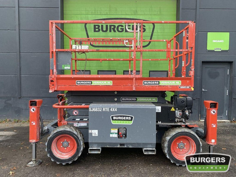 Skyjack SJ6832 RTE - Scissor lift: picture 4 Skyjack SJ6832 RTE - Scissor lift: picture 4