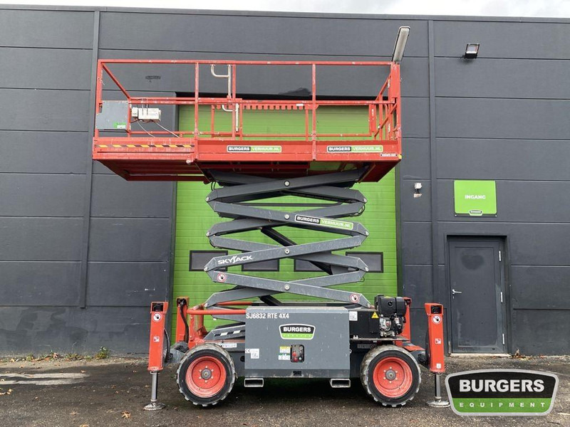 Skyjack SJ6832 RTE - Scissor lift: picture 1 Skyjack SJ6832 RTE - Scissor lift: picture 1