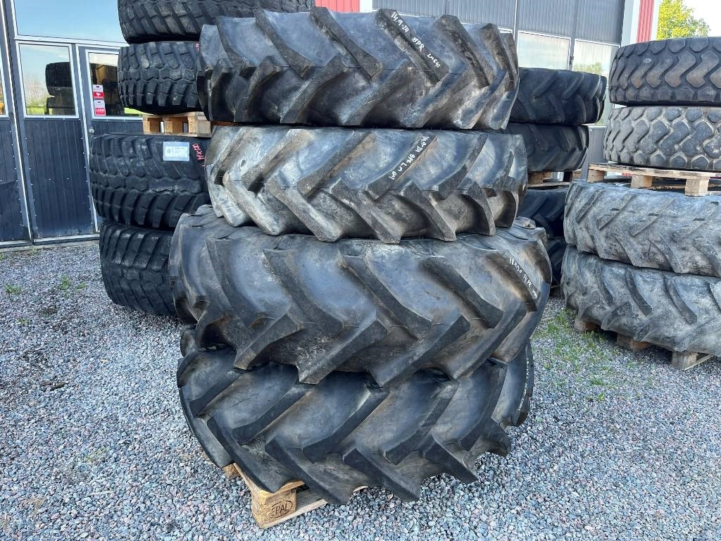 Alliance 18,4-30 14,9-24 till Volvo Bm 641 642 - Tire for Construction machinery: picture 1 Alliance 18,4-30 14,9-24 till Volvo Bm 641 642 - Tire for Construction machinery: picture 1