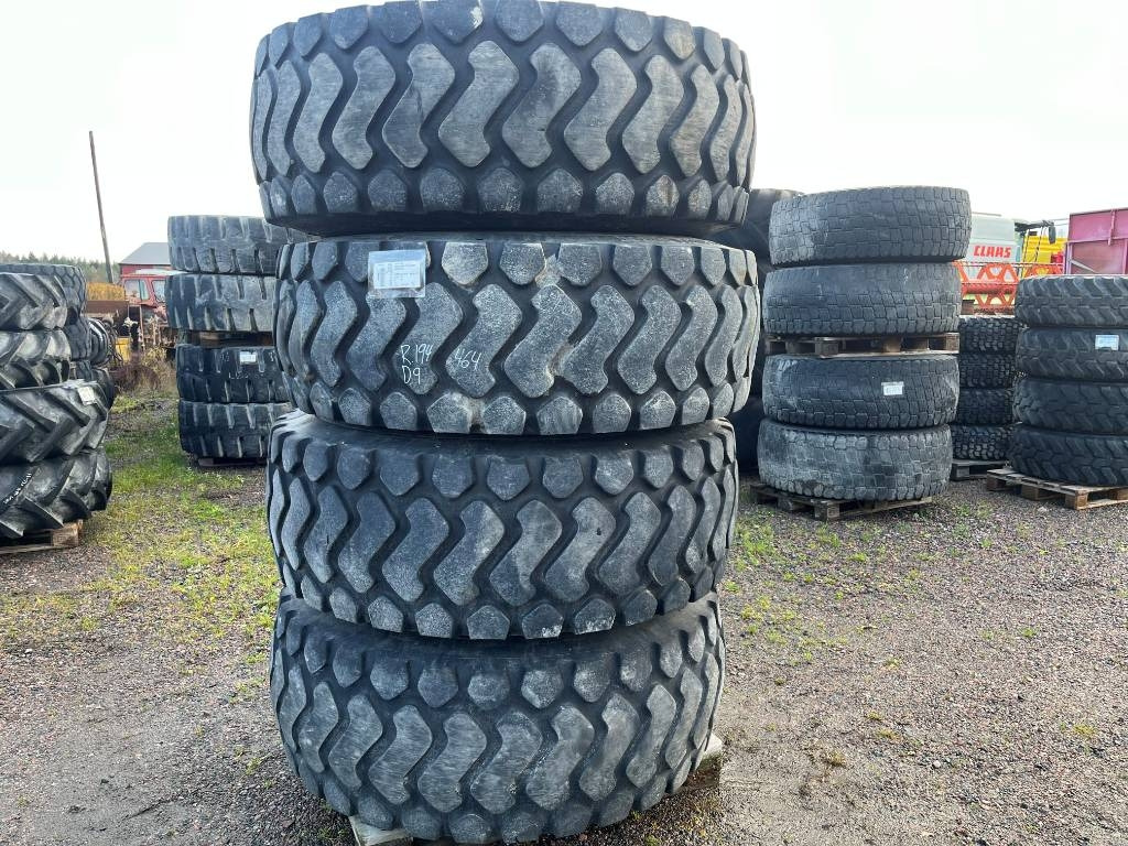 Däck på fälg 20,5-R25 Volvo L70 , 6300 , L90 - Tire for Construction machinery: picture 1 Däck på fälg 20,5-R25 Volvo L70 , 6300 , L90 - Tire for Construction machinery: picture 1