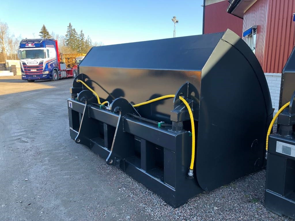 High tip bucket Högtippande skopa Högtippskopa 6 k - Bucket for Construction machinery: picture 2 High tip bucket Högtippande skopa Högtippskopa 6 k - Bucket for Construction machinery: picture 2