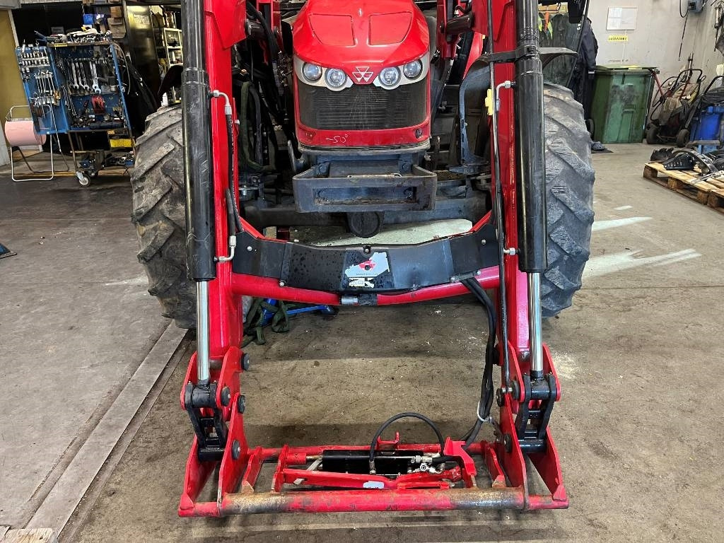 Lastare / Loader MF 946 Trima Ålö till Massey Ferg - Front loader for tractor: picture 2 Lastare / Loader MF 946 Trima Ålö till Massey Ferg - Front loader for tractor: picture 2
