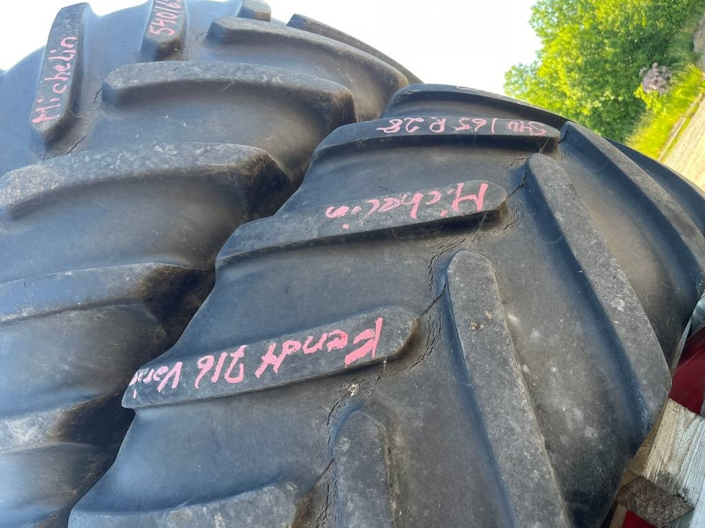 Michelin 650/65R38 540/65R28 till Fendt 716 - Tire for Agricultural machinery: picture 4 Michelin 650/65R38 540/65R28 till Fendt 716 - Tire for Agricultural machinery: picture 4