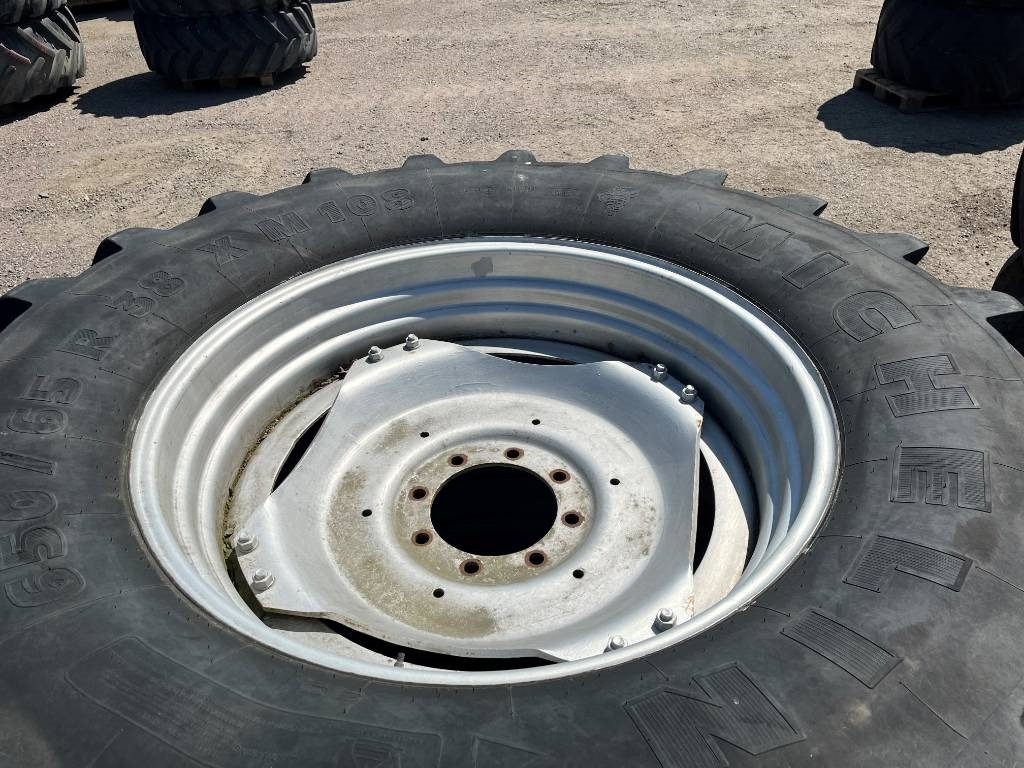 Michelin 650/65R38 till Case MX 135 - Tire for Agricultural machinery: picture 3 Michelin 650/65R38 till Case MX 135 - Tire for Agricultural machinery: picture 3