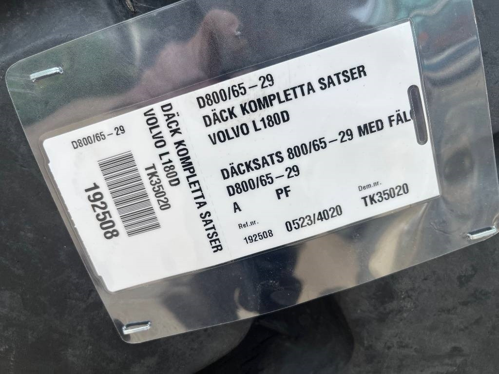 Michelin 800/65R29 XLD Volvo L150 L180 - Wheel and tire package: picture 2 Michelin 800/65R29 XLD Volvo L150 L180 - Wheel and tire package: picture 2