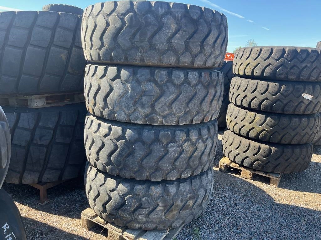 Michelin XHA 15,5-R25 till Volvo L50E C D B - Tire for Construction machinery: picture 1 Michelin XHA 15,5-R25 till Volvo L50E C D B - Tire for Construction machinery: picture 1