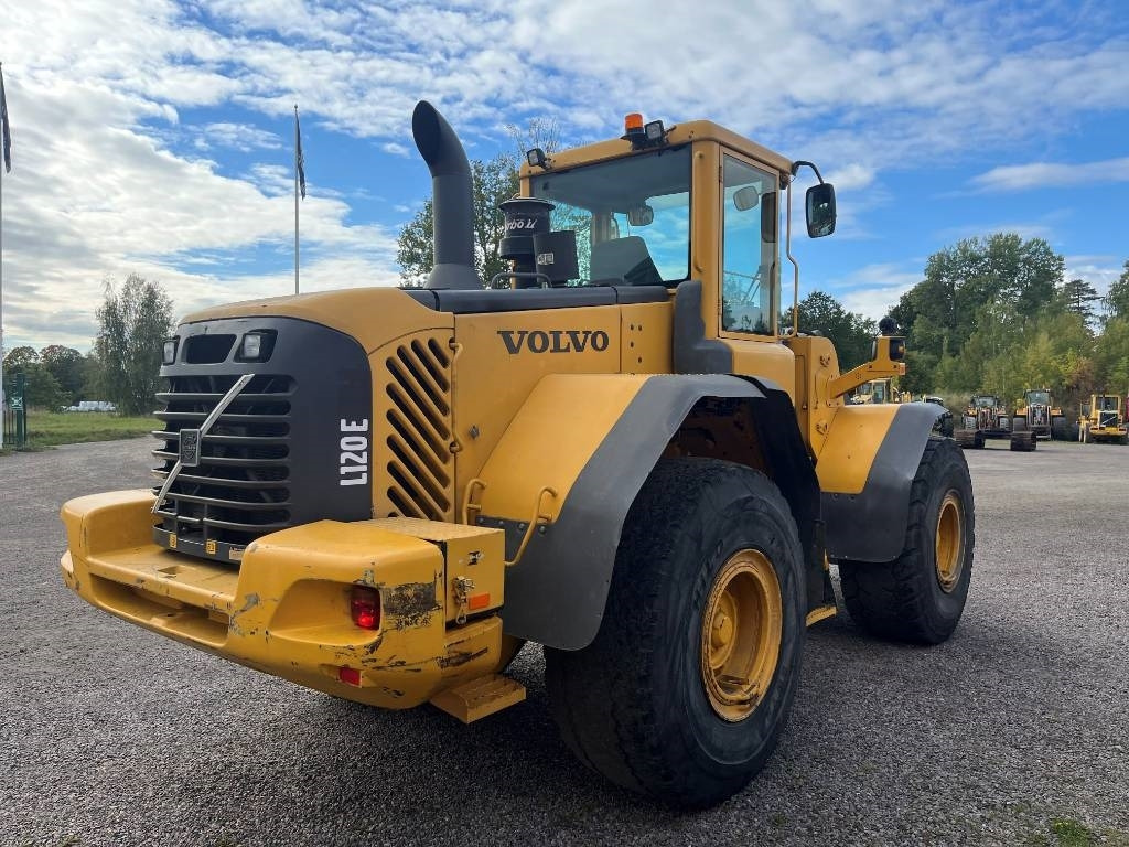 Volvo L 120 E - Wheel loader: picture 4 Volvo L 120 E - Wheel loader: picture 4