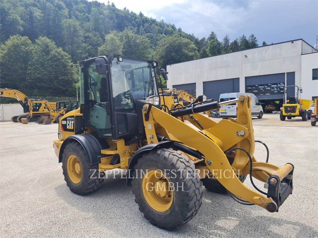 CAT 908M - Wheel loader: picture 1 CAT 908M - Wheel loader: picture 1