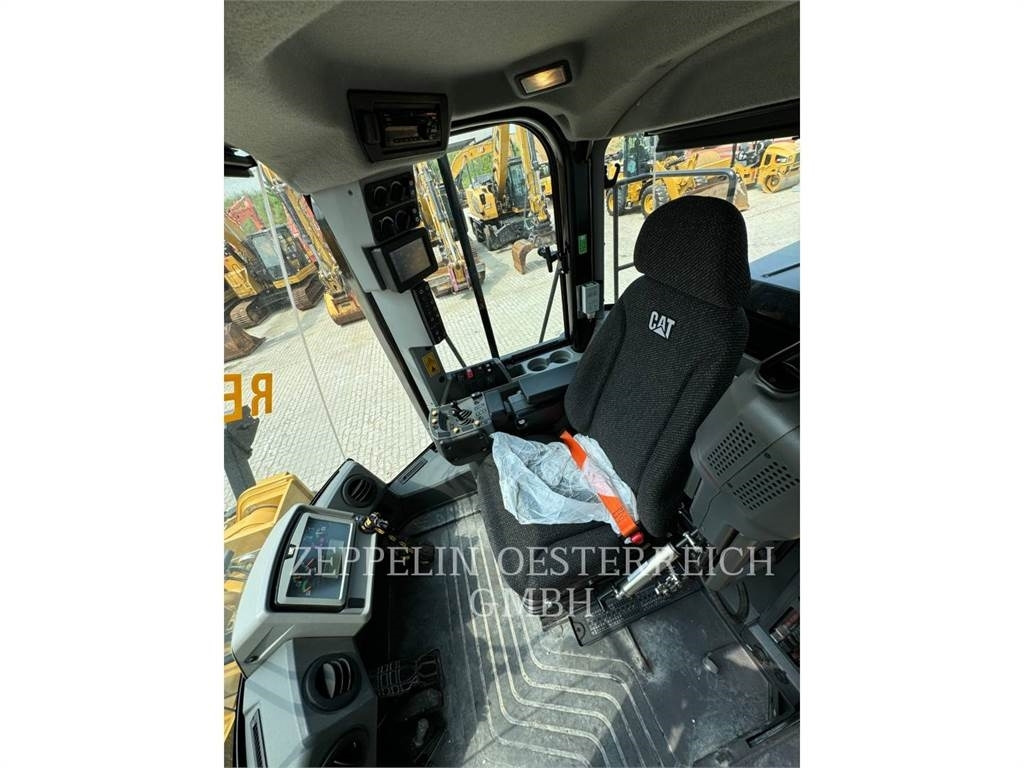 Wheel loader CAT 972 M XE: picture 12