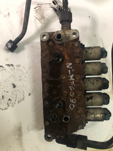 Blok Zaworowy Skrzyni Biegów - Auto Command - New Holland - Gearbox for Agricultural machinery: picture 4 Blok Zaworowy Skrzyni Biegów - Auto Command - New Holland - Gearbox for Agricultural machinery: picture 4