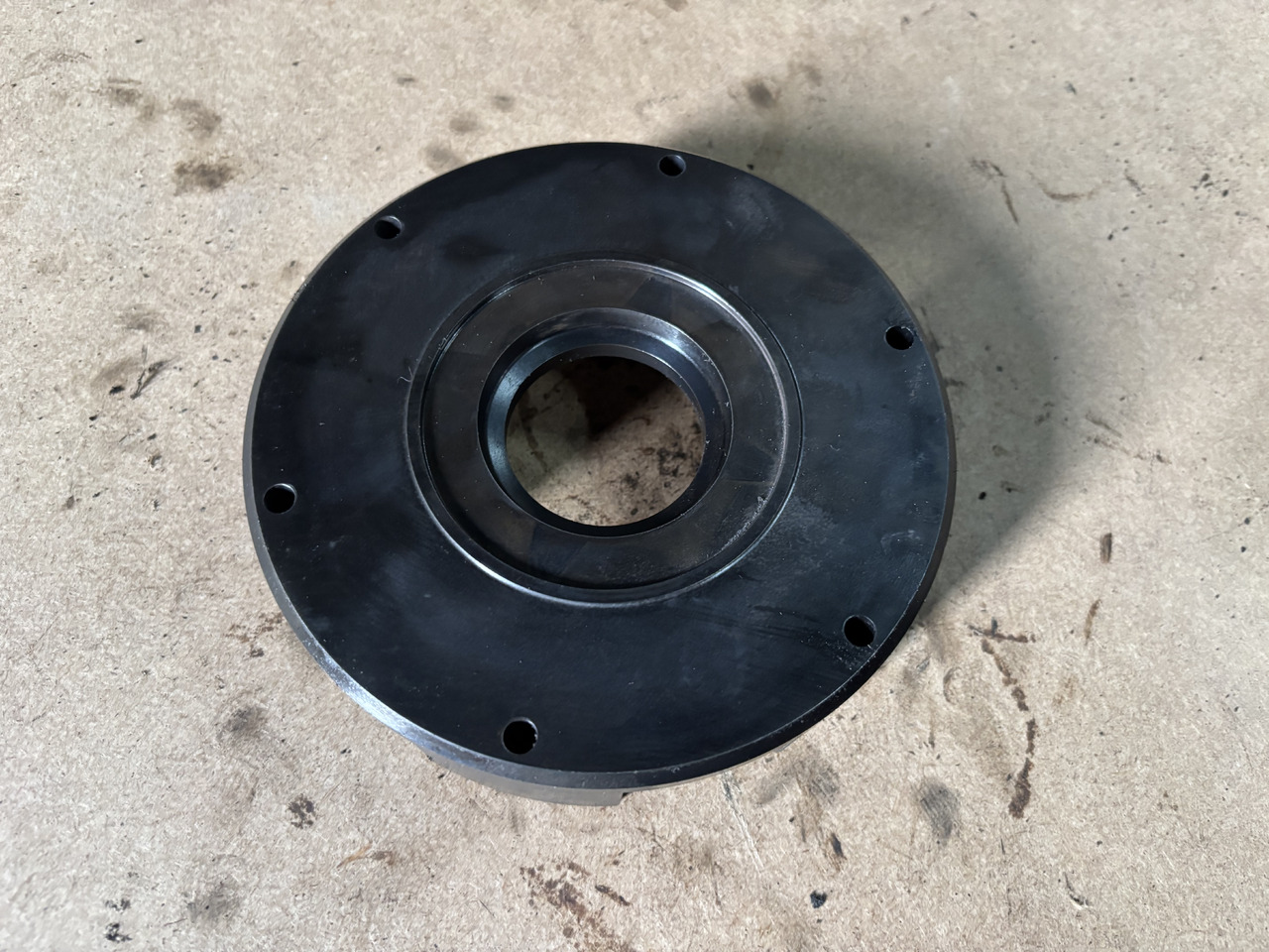 CLAAS AXION 830 Dzwon Obudowa   0011343560    0011606740 - Clutch cover for Farm tractor: picture 2 CLAAS AXION 830 Dzwon Obudowa   0011343560    0011606740 - Clutch cover for Farm tractor: picture 2
