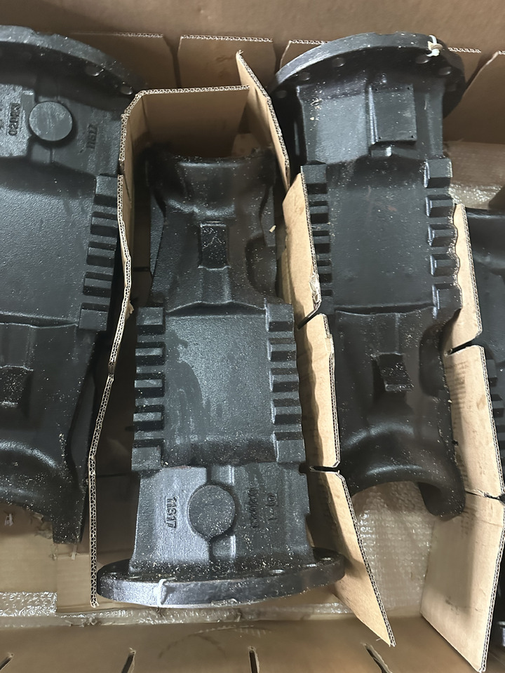 Carraro typ 26.25 obudowa Mostu pochwa Mostu carraro 11817 - Axle and parts for Agricultural machinery: picture 1 Carraro typ 26.25 obudowa Mostu pochwa Mostu carraro 11817 - Axle and parts for Agricultural machinery: picture 1