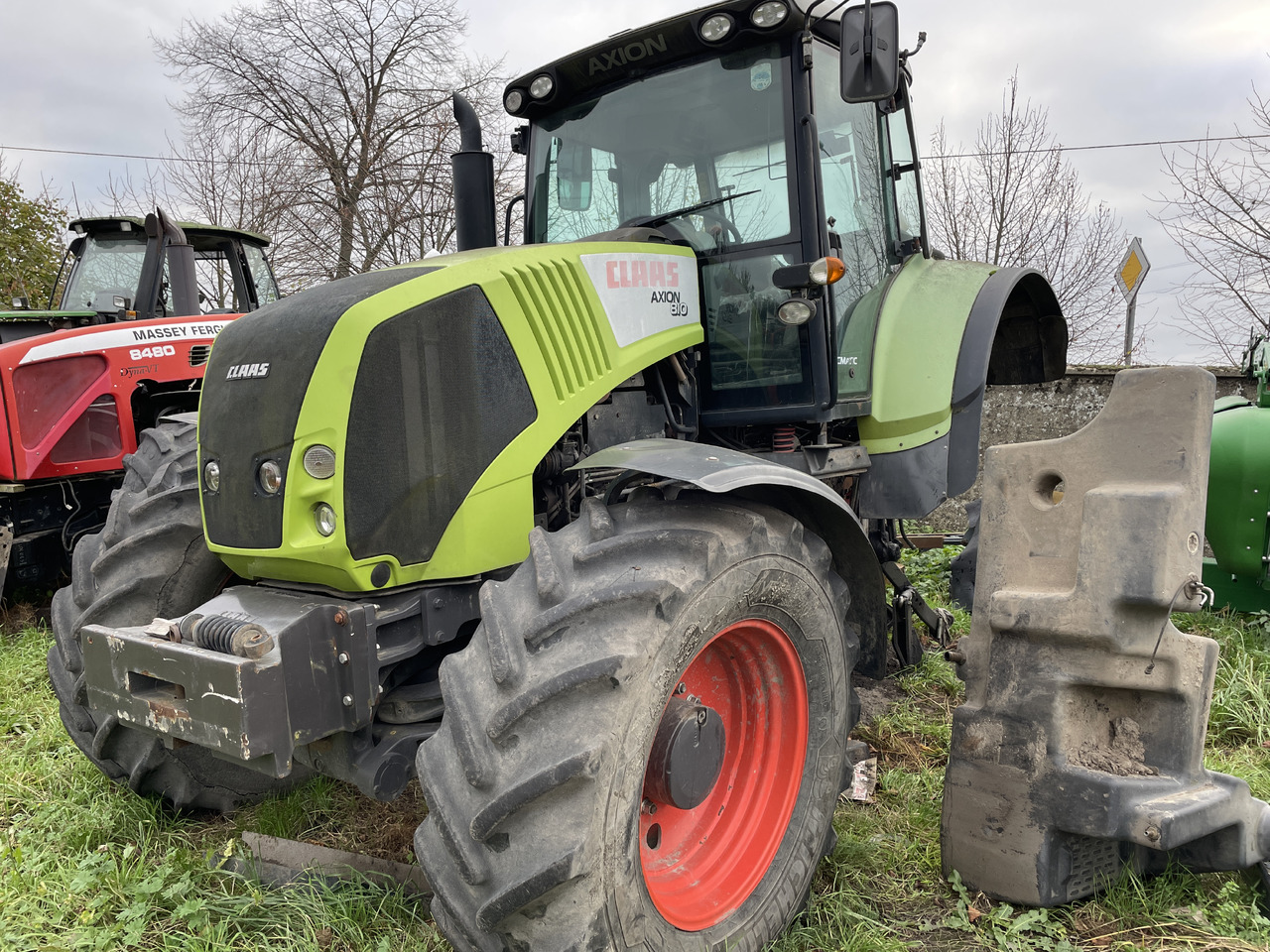 Claas Axion 810 - części - tłumik wydech - Muffler for Farm tractor: picture 2 Claas Axion 810 - części - tłumik wydech - Muffler for Farm tractor: picture 2