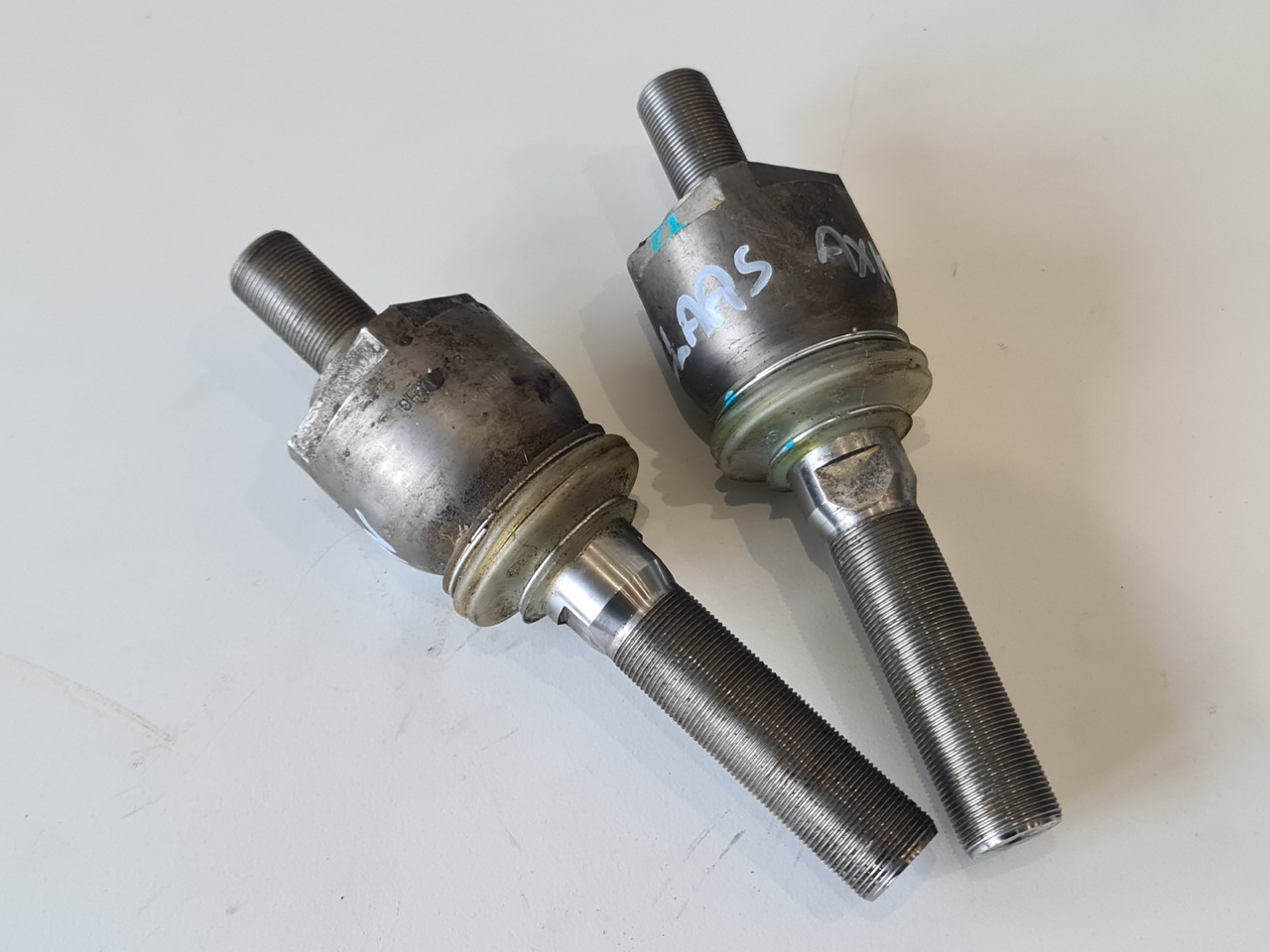 Claas Axion Przegub Kulkowy - Tie rod for Agricultural machinery: picture 1 Claas Axion Przegub Kulkowy - Tie rod for Agricultural machinery: picture 1