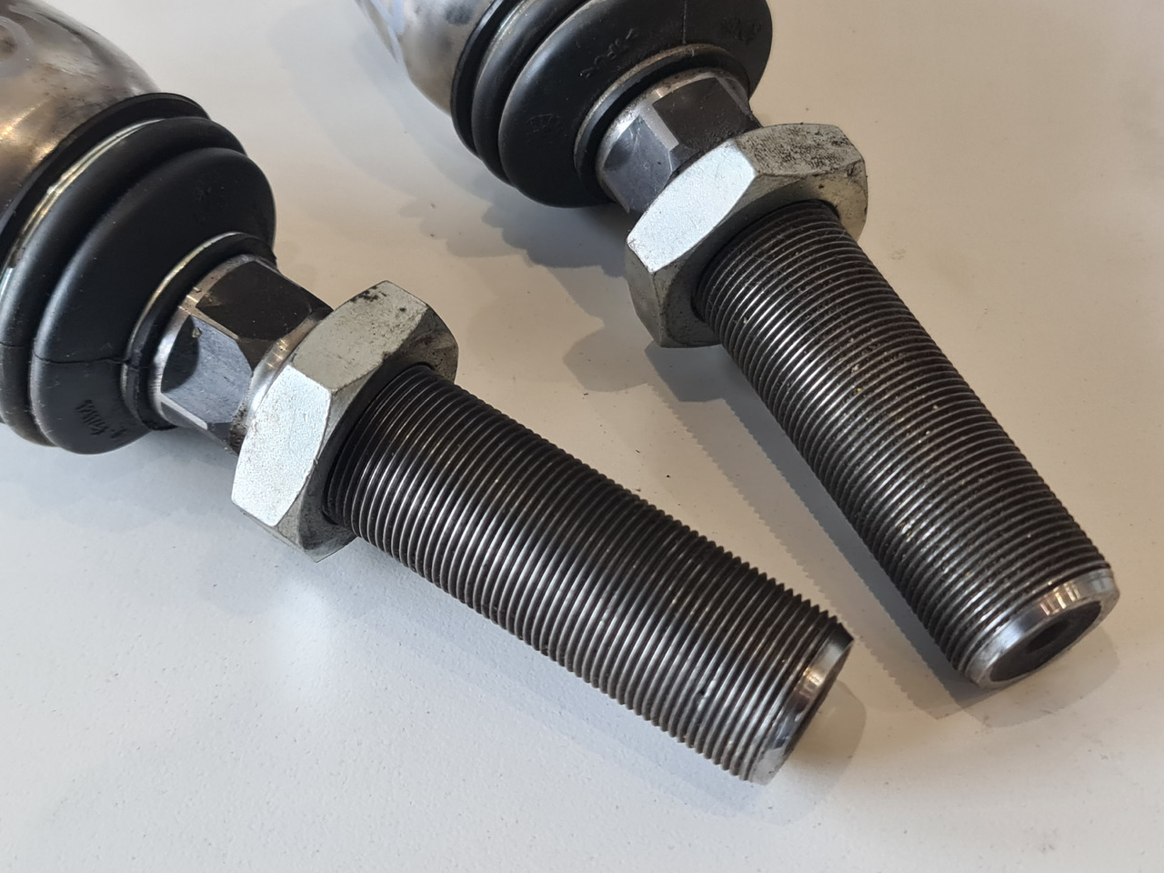 Claas Axion Przegub Kulkowy - Tie rod for Agricultural machinery: picture 1 Claas Axion Przegub Kulkowy - Tie rod for Agricultural machinery: picture 1