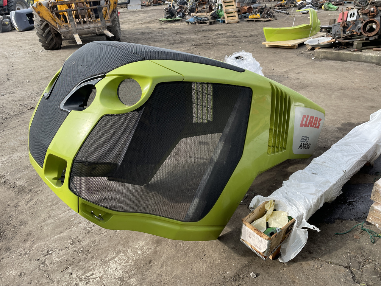 Claas Axion - maska - Body and exterior for Agricultural machinery: picture 2 Claas Axion - maska - Body and exterior for Agricultural machinery: picture 2