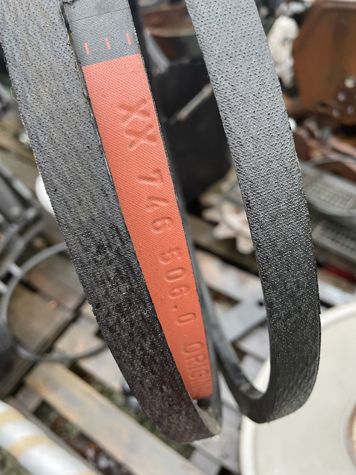 Claas Lexion - pas pasek klinowy 746506.0 - Belt tensioner for Agricultural machinery: picture 1 Claas Lexion - pas pasek klinowy 746506.0 - Belt tensioner for Agricultural machinery: picture 1