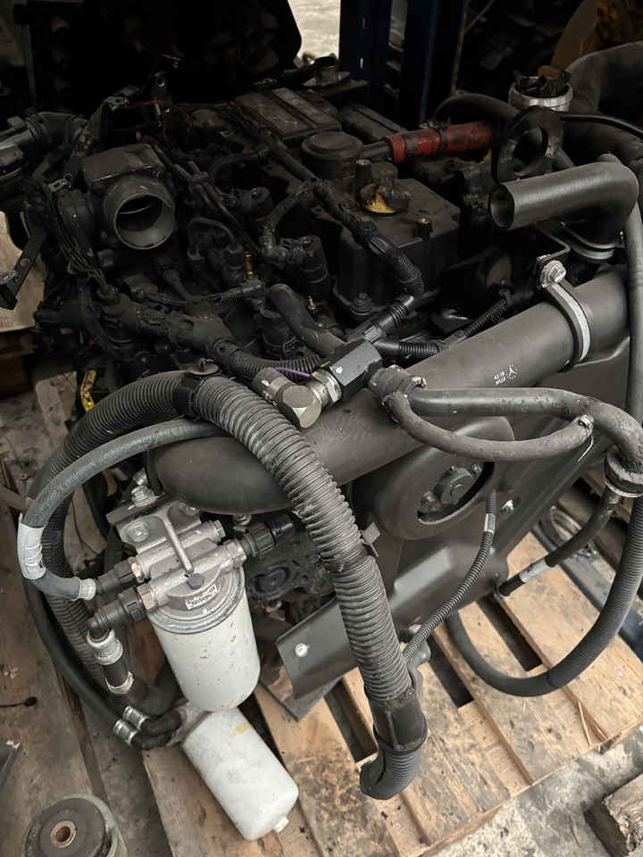 DEUTZ 3.6 75 KM (55.4 kW) Silnik CZĘŚCI Manitou MT1033TCD3.6L04 MT 1033 TCD 3.6 L04 C4DI90 - Engine and parts for Construction machinery: picture 2 DEUTZ 3.6 75 KM (55.4 kW) Silnik CZĘŚCI Manitou MT1033TCD3.6L04 MT 1033 TCD 3.6 L04 C4DI90 - Engine and parts for Construction machinery: picture 2