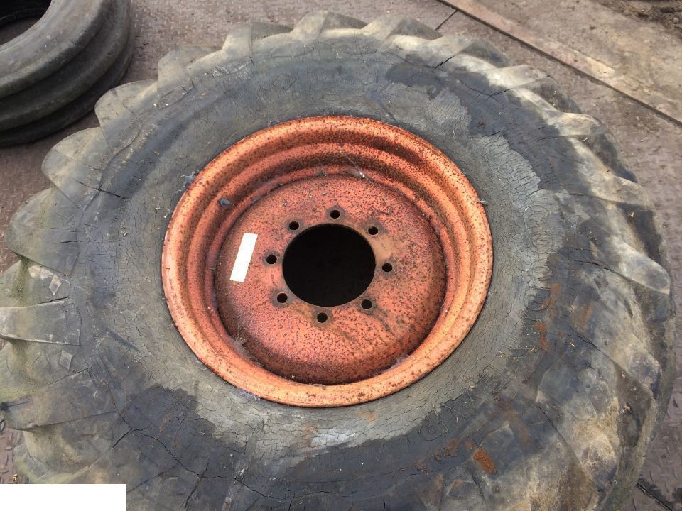 Felga Claas Dominator 16x28 OPONA GOODYEAR GRATIS! - Wheel and tire package for Agricultural machinery: picture 1 Felga Claas Dominator 16x28 OPONA GOODYEAR GRATIS! - Wheel and tire package for Agricultural machinery: picture 1