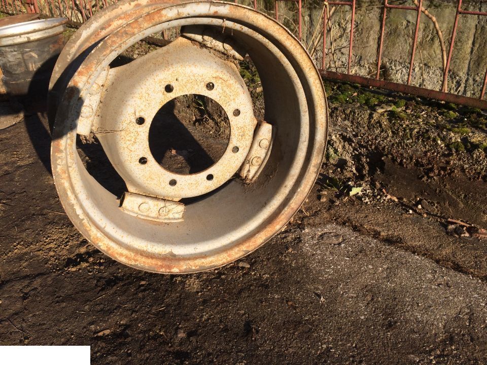 Felga W12x24 , Felga Case 12x24 - Rim for Agricultural machinery: picture 1 Felga W12x24 , Felga Case 12x24 - Rim for Agricultural machinery: picture 1