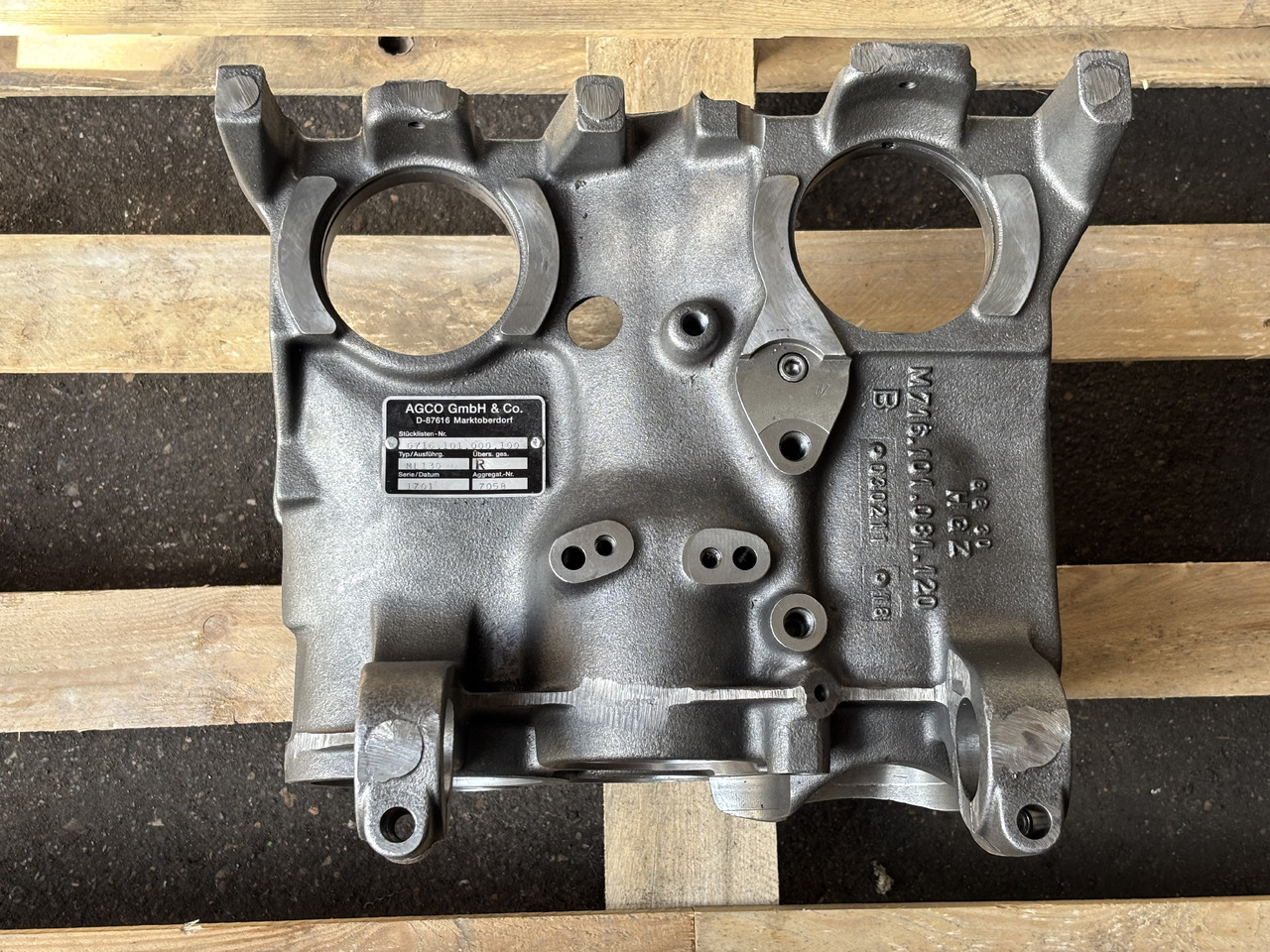 Fendt Obudowa Skrzyni Vario ML130 ML160 M716101081120 G716101000100 - Engine and parts for Agricultural machinery: picture 1 Fendt Obudowa Skrzyni Vario ML130 ML160 M716101081120 G716101000100 - Engine and parts for Agricultural machinery: picture 1