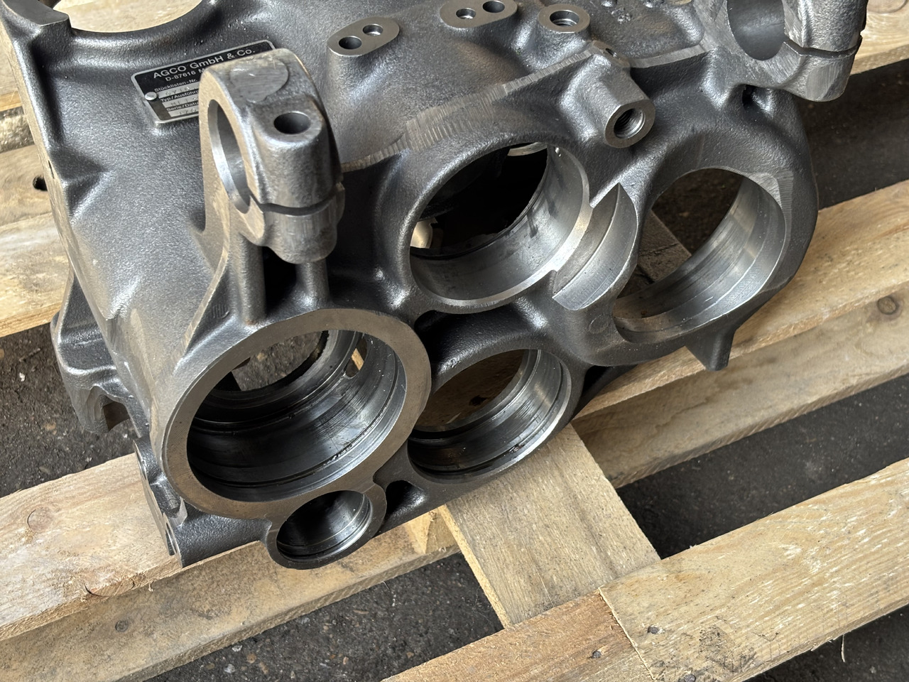 Fendt Obudowa Skrzyni Vario ML130 ML160 M716101081120 G716101000100 - Engine and parts for Agricultural machinery: picture 4 Fendt Obudowa Skrzyni Vario ML130 ML160 M716101081120 G716101000100 - Engine and parts for Agricultural machinery: picture 4