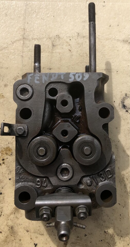 Fendt-głowica/Fendt 509 - Cylinder head for Agricultural machinery: picture 1 Fendt-głowica/Fendt 509 - Cylinder head for Agricultural machinery: picture 1