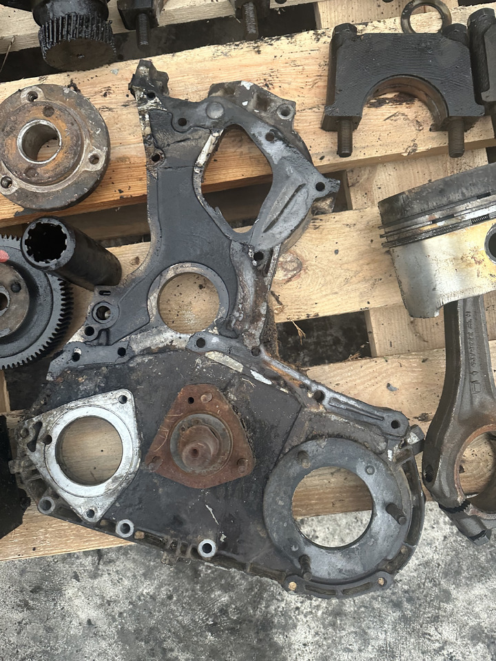 Fiat 780dt Fiat 8045 pompa paliwa , pompa oleju Balansery obudowa rozrządu - Fuel pump for Farm tractor: picture 3 Fiat 780dt Fiat 8045 pompa paliwa , pompa oleju Balansery obudowa rozrządu - Fuel pump for Farm tractor: picture 3