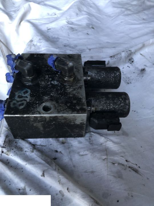 JCB 4CX - Rozdzielacz - Hydraulic valve for Backhoe loader: picture 3 JCB 4CX - Rozdzielacz - Hydraulic valve for Backhoe loader: picture 3
