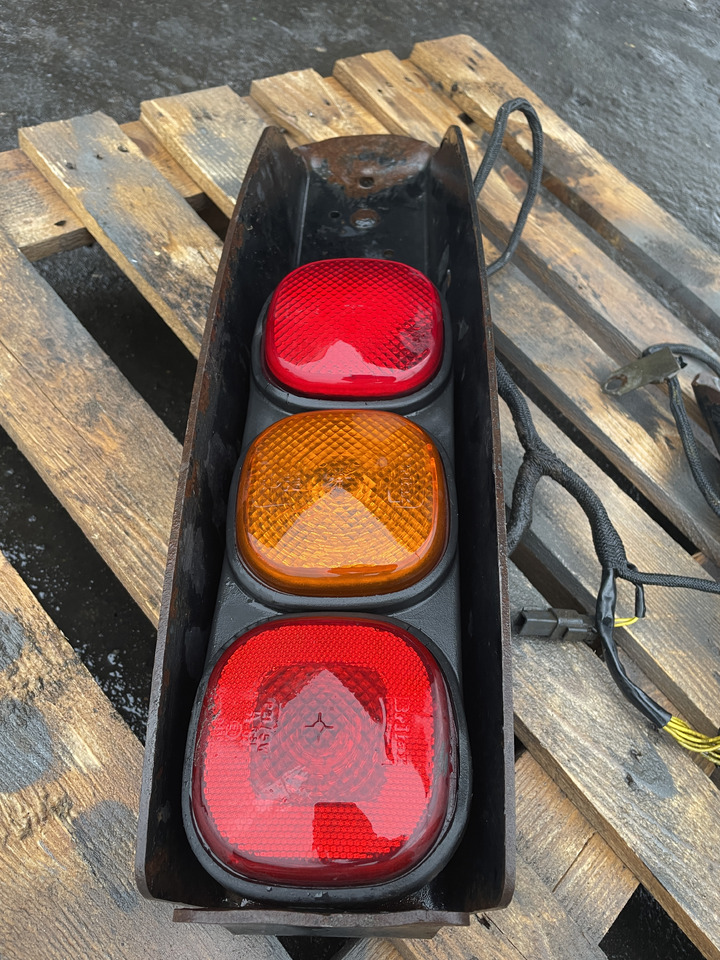 JCB 531 541 - lampy tylne 700/50-129 - Tail light for Construction machinery: picture 2 JCB 531 541 - lampy tylne 700/50-129 - Tail light for Construction machinery: picture 2