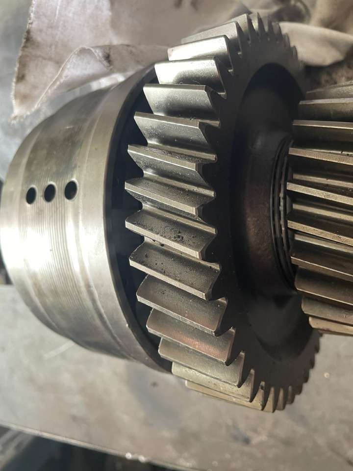 JCB 535 527 - wałek skrzyni biegów 459M5153 - Gearbox and parts for Material handling equipment: picture 3 JCB 535 527 - wałek skrzyni biegów 459M5153 - Gearbox and parts for Material handling equipment: picture 3