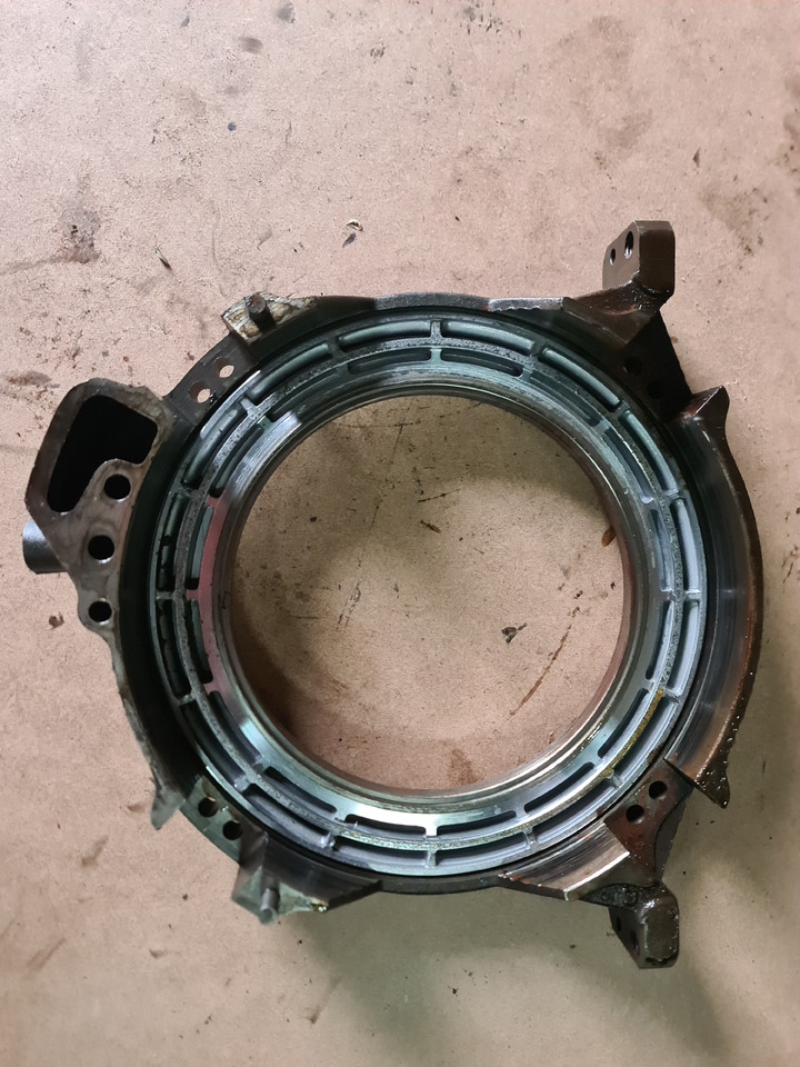 John Deere 4650, 4850 Obudowa Tłoka Hamulcowego R72044 - Brake parts for Agricultural machinery: picture 3 John Deere 4650, 4850 Obudowa Tłoka Hamulcowego R72044 - Brake parts for Agricultural machinery: picture 3