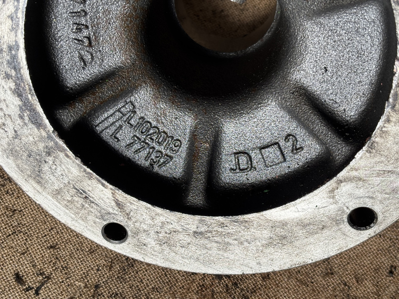 John Deere 6010 6110 6210 Pokrywa Łożyska Pierścień Łożysko L102019 AL112560 AL156506 - Engine bearing for Agricultural machinery: picture 4 John Deere 6010 6110 6210 Pokrywa Łożyska Pierścień Łożysko L102019 AL112560 AL156506 - Engine bearing for Agricultural machinery: picture 4