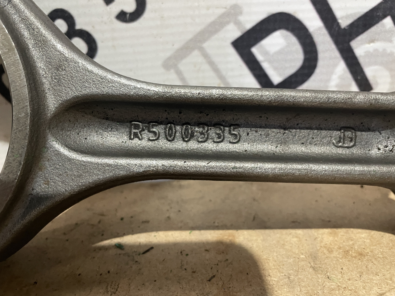 John Deere 6068 - korbowód R500335 RE500608 RE50770 RE500335 oryginał - Connecting rod for Agricultural machinery: picture 2 John Deere 6068 - korbowód R500335 RE500608 RE50770 RE500335 oryginał - Connecting rod for Agricultural machinery: picture 2