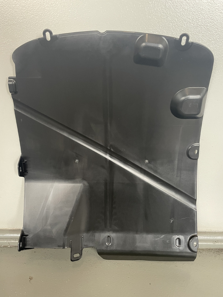 John Deere 6xxx 6xxxM - osłona błotnika dolna L221691 L221690 - Fender for Agricultural machinery: picture 2 John Deere 6xxx 6xxxM - osłona błotnika dolna L221691 L221690 - Fender for Agricultural machinery: picture 2