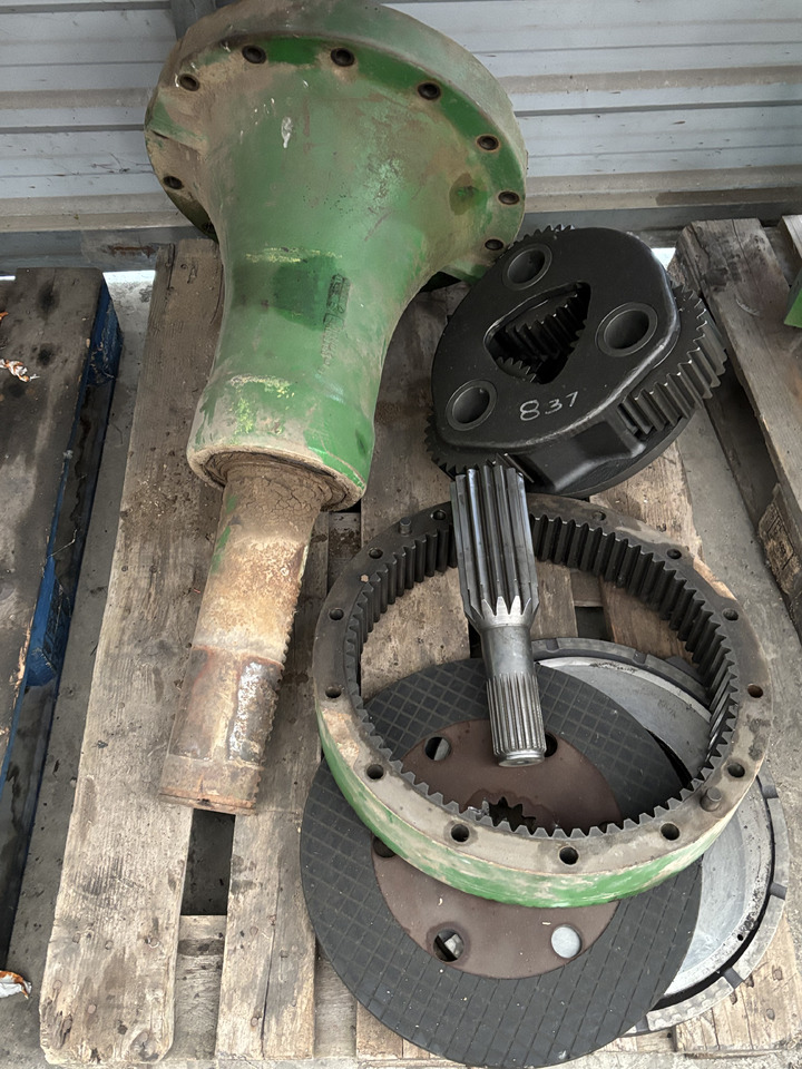 John Deere 8330 8370 Zwolnica Tylna Obudowa Wał R156486 R174225 R156486 R314670 R296985 R560119 - Final drive for Agricultural machinery: picture 5 John Deere 8330 8370 Zwolnica Tylna Obudowa Wał R156486 R174225 R156486 R314670 R296985 R560119 - Final drive for Agricultural machinery: picture 5