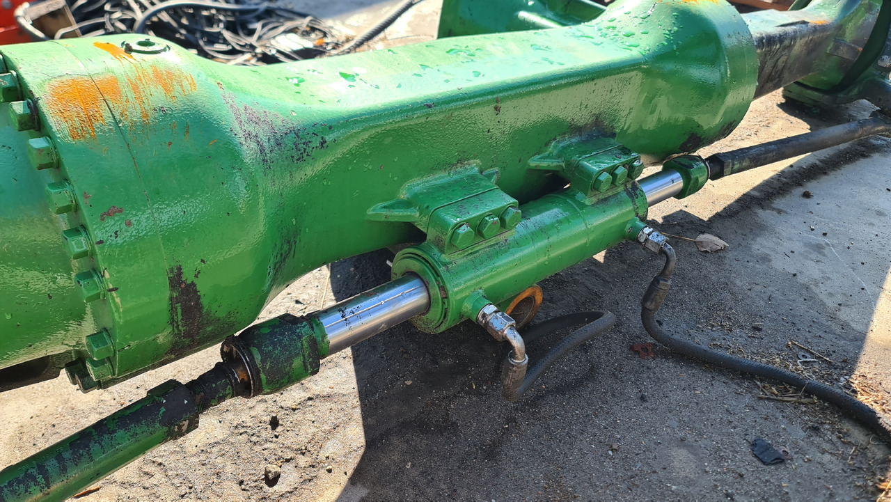 John Deere 8600 Siłownik mostu tylnego Osi tylnej AXE53239 - Brake cylinder for Agricultural machinery: picture 1 John Deere 8600 Siłownik mostu tylnego Osi tylnej AXE53239 - Brake cylinder for Agricultural machinery: picture 1