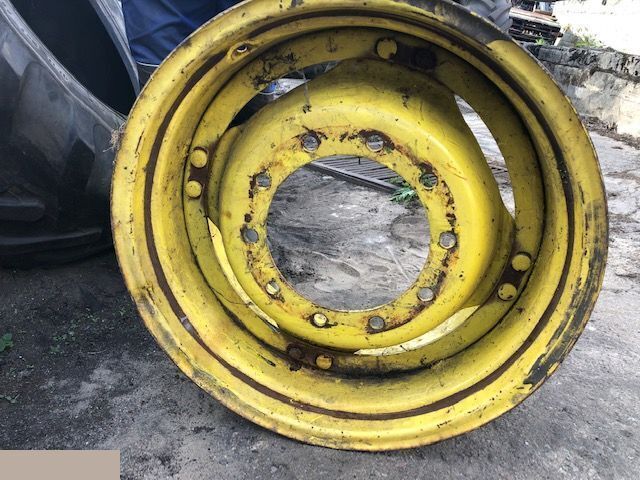John Deere - Felga 15x28 - Rim for Agricultural machinery: picture 1 John Deere - Felga 15x28 - Rim for Agricultural machinery: picture 1