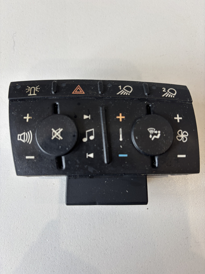 John Deere seria 6000 7000 8000 R - moduł panel radia nawiewu RE578473 - Cab and interior for Agricultural machinery: picture 1 John Deere seria 6000 7000 8000 R - moduł panel radia nawiewu RE578473 - Cab and interior for Agricultural machinery: picture 1