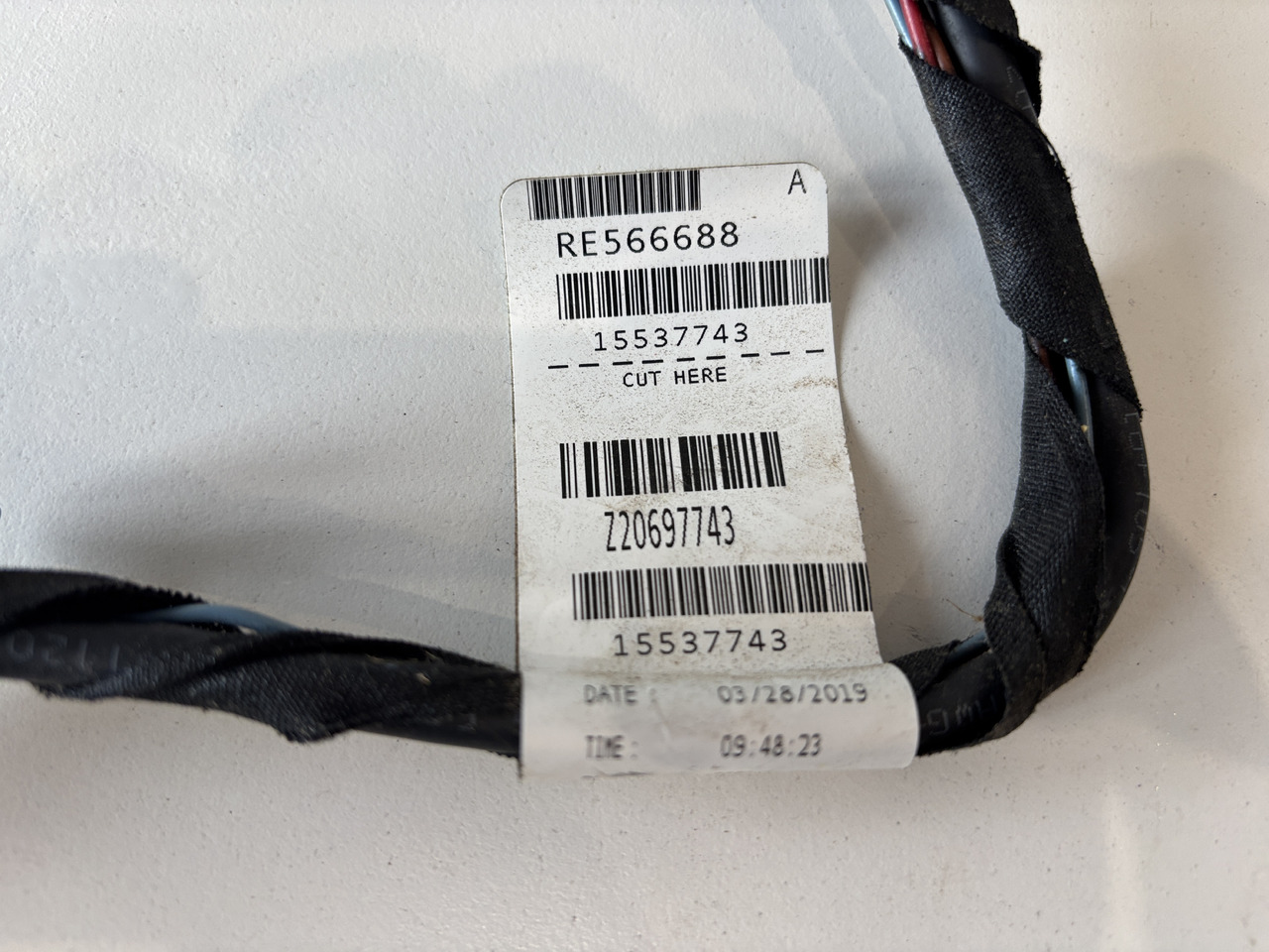 John Deere seria 6000 7000 8000 R - wiązka el. podłokietnika CommandARM RE566688 RE563549 - Cables/ Wire harness for Agricultural machinery: picture 2 John Deere seria 6000 7000 8000 R - wiązka el. podłokietnika CommandARM RE566688 RE563549 - Cables/ Wire harness for Agricultural machinery: picture 2