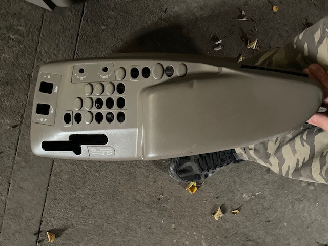 John deere podłokietnik do adaptacji własnej - Seat for Agricultural machinery: picture 4 John deere podłokietnik do adaptacji własnej - Seat for Agricultural machinery: picture 4