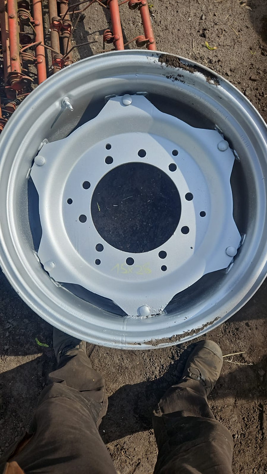 Koło felga 15X28 28" - Rim for Agricultural machinery: picture 1 Koło felga 15X28 28" - Rim for Agricultural machinery: picture 1
