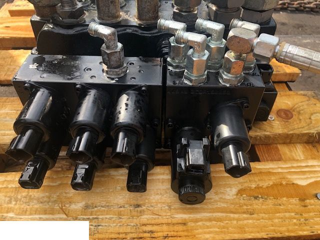 Manitou 627 - Rozdzielacz Hydrauliczny - Hydraulic valve for Agricultural machinery: picture 3 Manitou 627 - Rozdzielacz Hydrauliczny - Hydraulic valve for Agricultural machinery: picture 3