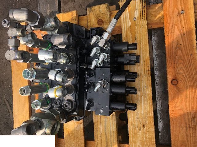 Manitou 627 - Rozdzielacz Hydrauliczny - Hydraulic valve for Agricultural machinery: picture 4 Manitou 627 - Rozdzielacz Hydrauliczny - Hydraulic valve for Agricultural machinery: picture 4