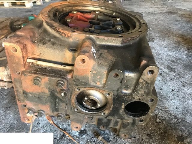 Massey Ferguson 6475 - Obudowa WOM - Transmission for Farm tractor: picture 3 Massey Ferguson 6475 - Obudowa WOM - Transmission for Farm tractor: picture 3