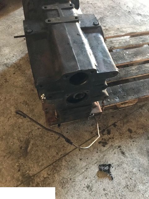 Massey Ferguson 6499 - Obudowa WOM - Transmission for Farm tractor: picture 1 Massey Ferguson 6499 - Obudowa WOM - Transmission for Farm tractor: picture 1