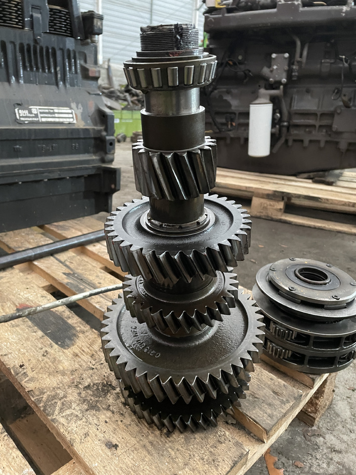 Massey Fergusson 3690 - skrzynia biegów - częśći - Gearbox for Agricultural machinery: picture 3 Massey Fergusson 3690 - skrzynia biegów - częśći - Gearbox for Agricultural machinery: picture 3