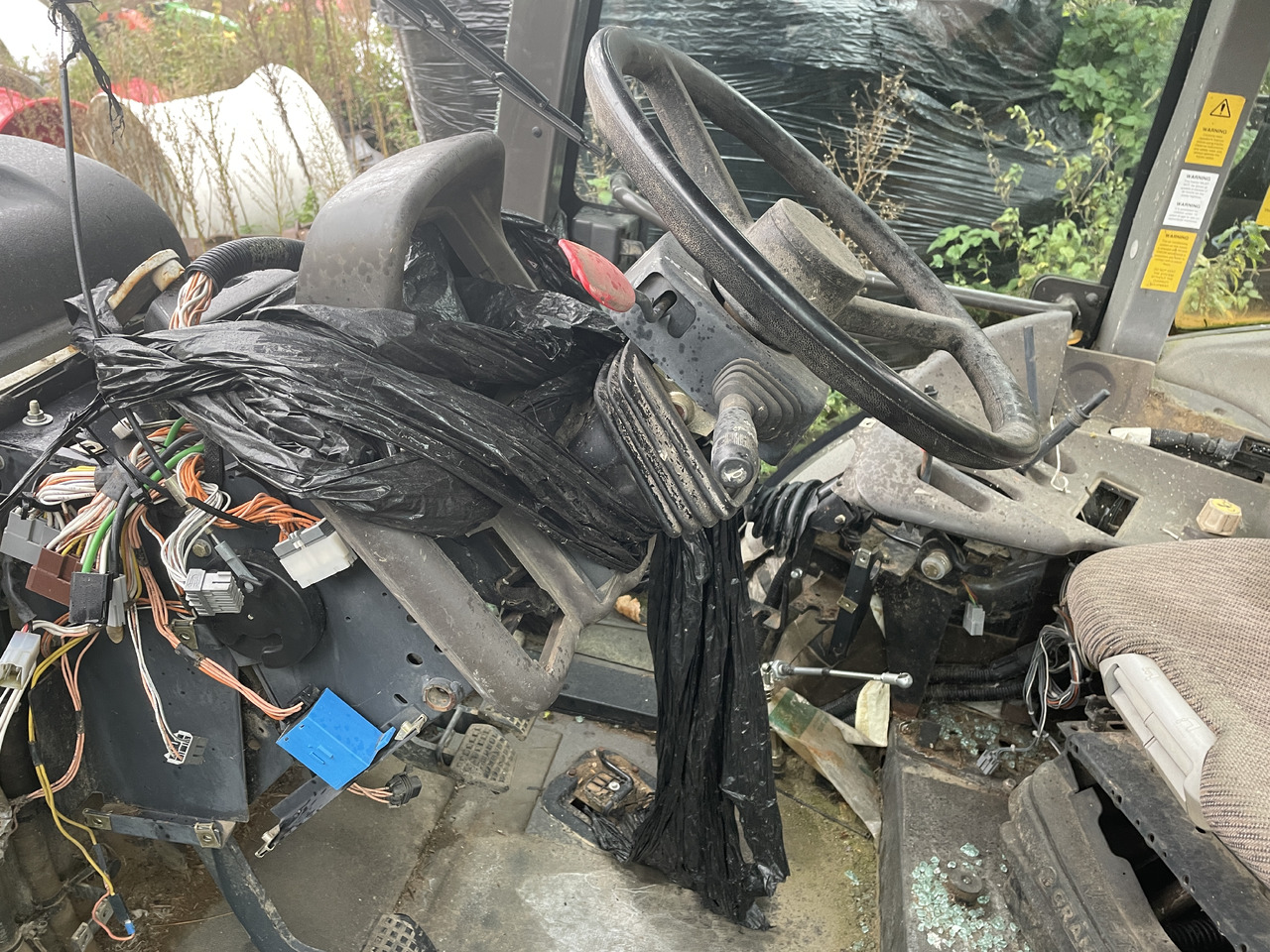 New Holland Renault Ares - kabina kompletna - Cab for Agricultural machinery: picture 5 New Holland Renault Ares - kabina kompletna - Cab for Agricultural machinery: picture 5